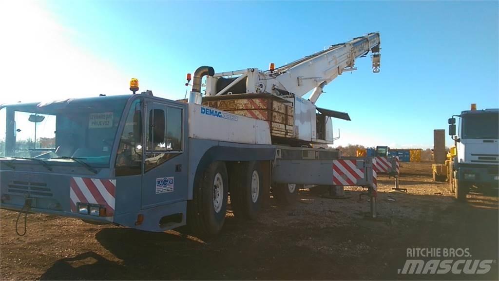 Demag AC 180 Jeřáby pro těžký terén