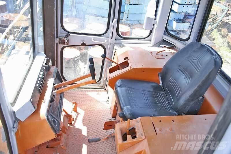 Fiat-Hitachi FD 20 Pásové dozery