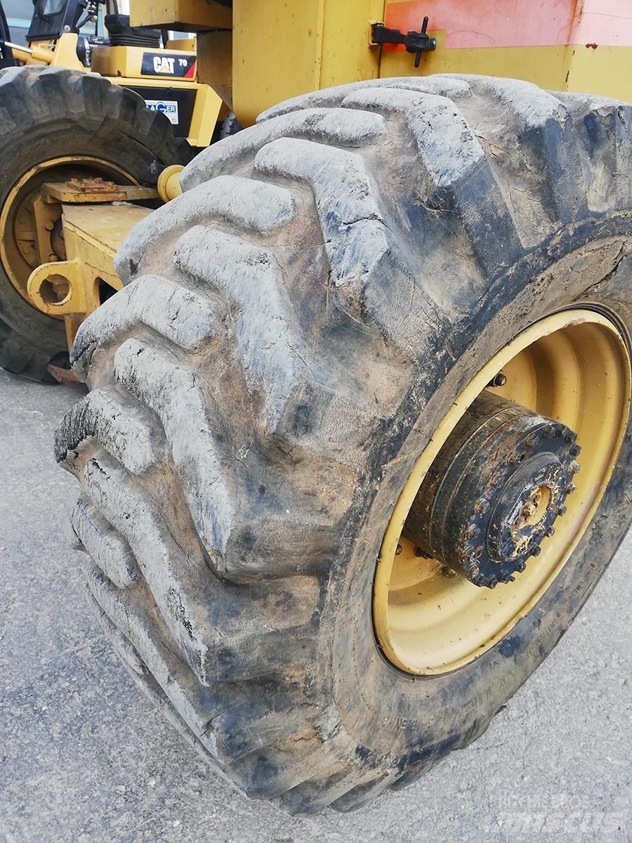 Grove AMZ 66 XT Kloubové plošiny