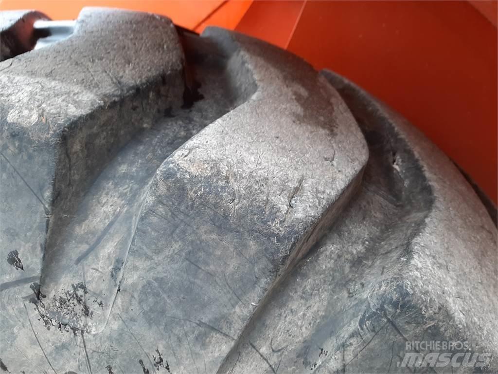 Hitachi ZW220 Kolové nakladače