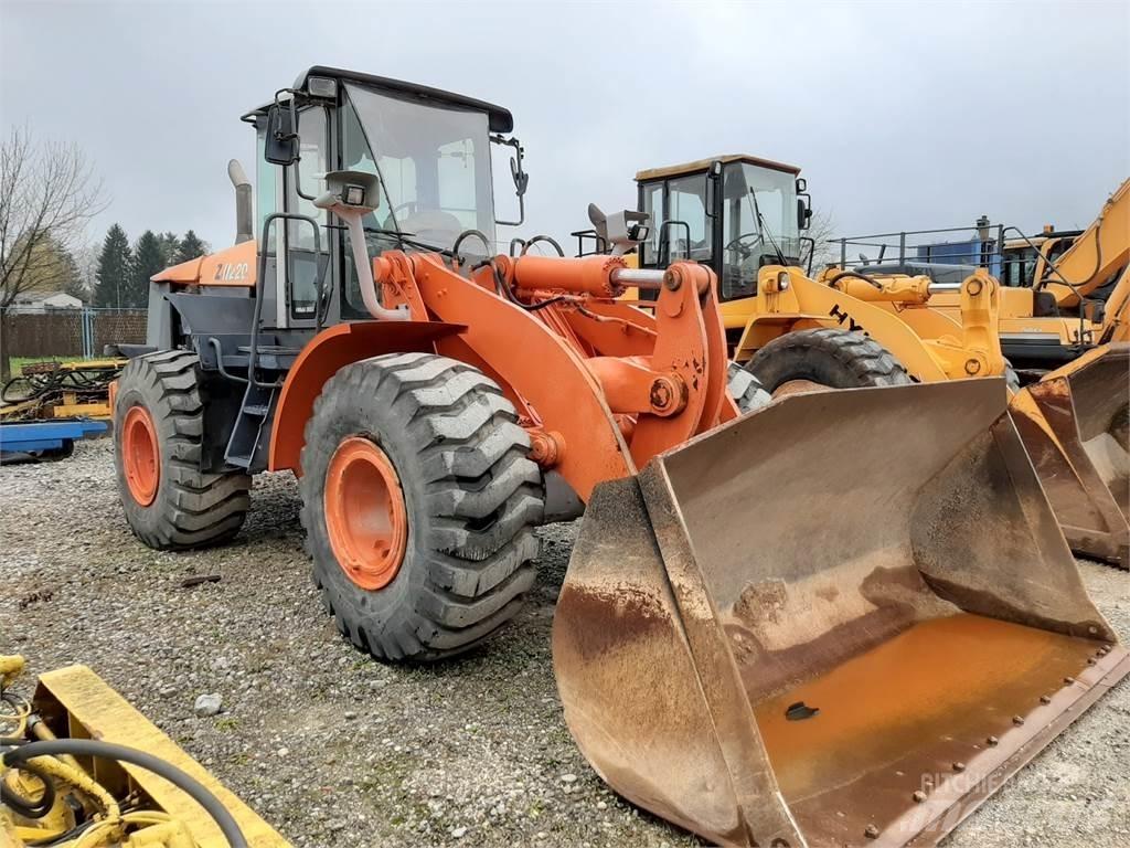 Hitachi ZW220 Kolové nakladače