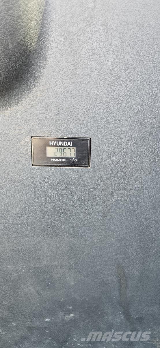 Hyundai R210NLC-9 Pásová rýpadla