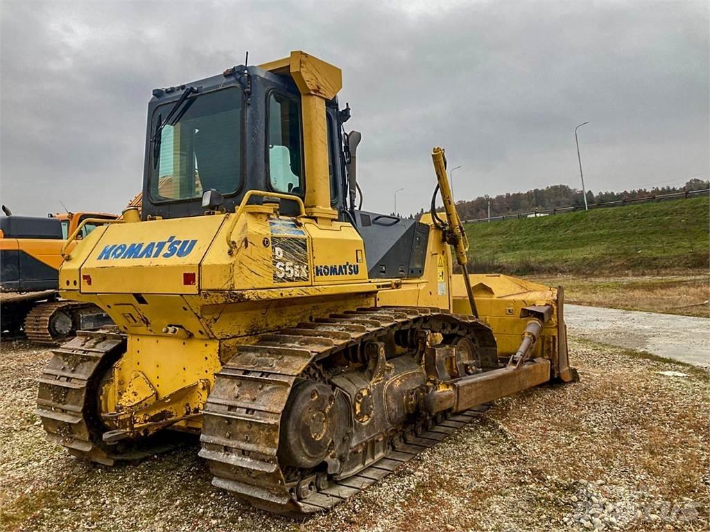 Komatsu D65EX Pásové dozery