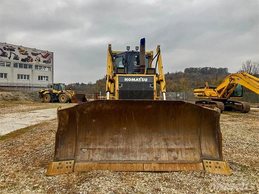 Komatsu D65EX Pásové dozery