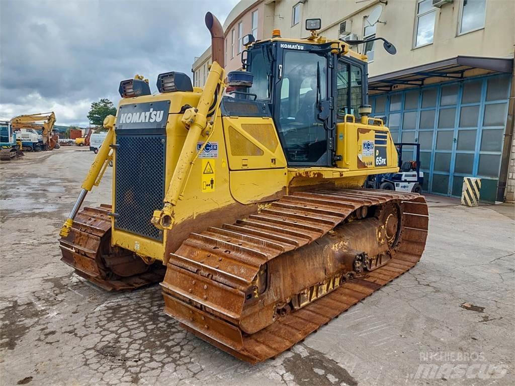 Komatsu D65PX-17 Pásové dozery