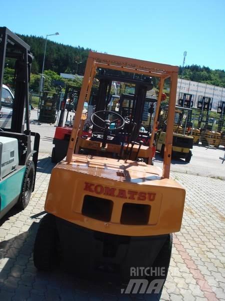 Komatsu FG25L-7 Další