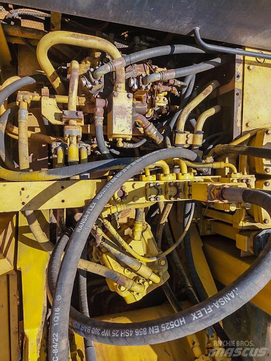 Komatsu PC400LC Pásová rýpadla