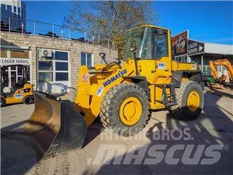 Komatsu WA270 Kolové nakladače