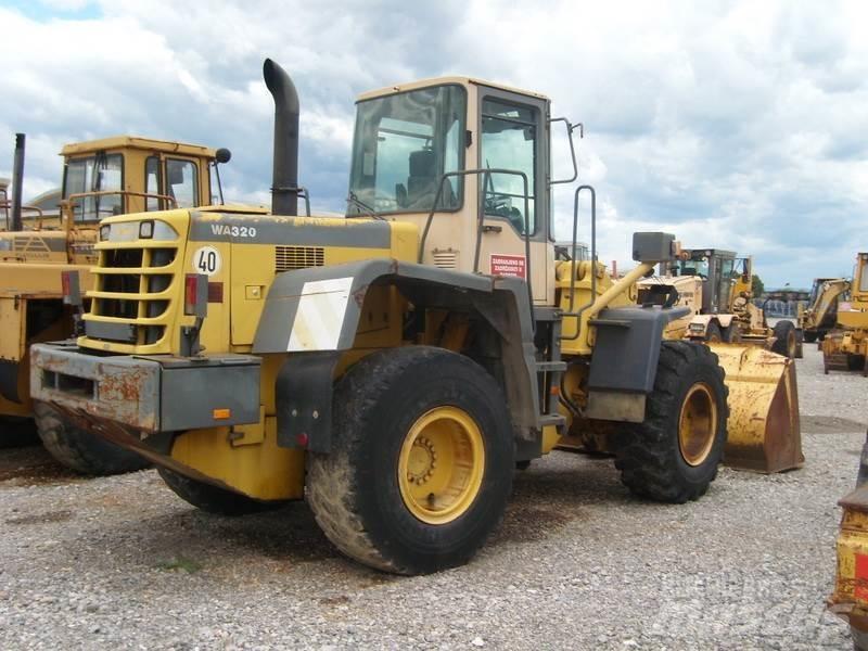 Komatsu WA320-3H Kolové nakladače