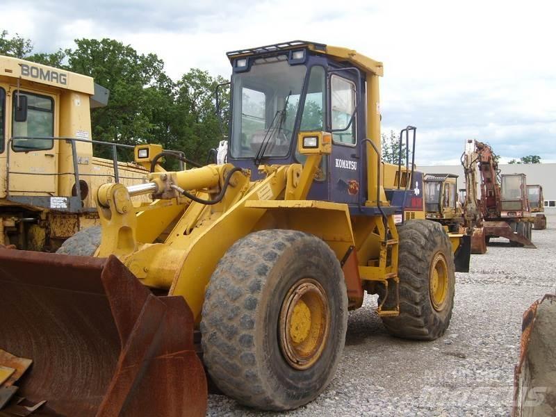 Komatsu WA350 Kolové nakladače