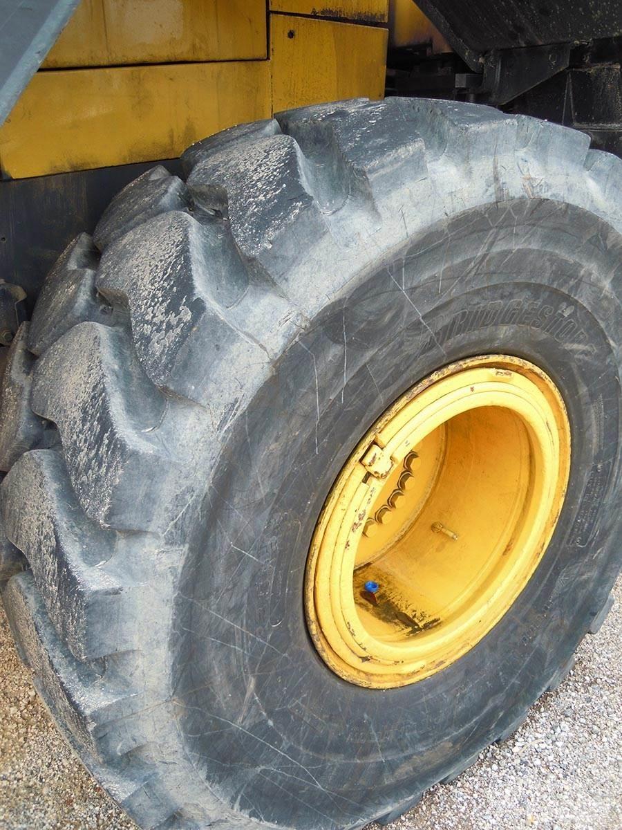 Komatsu WA430- 6E0 Kolové nakladače