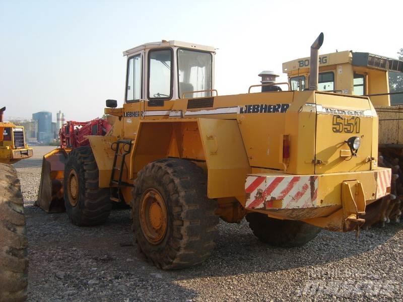 Liebherr L 551 Kolové nakladače