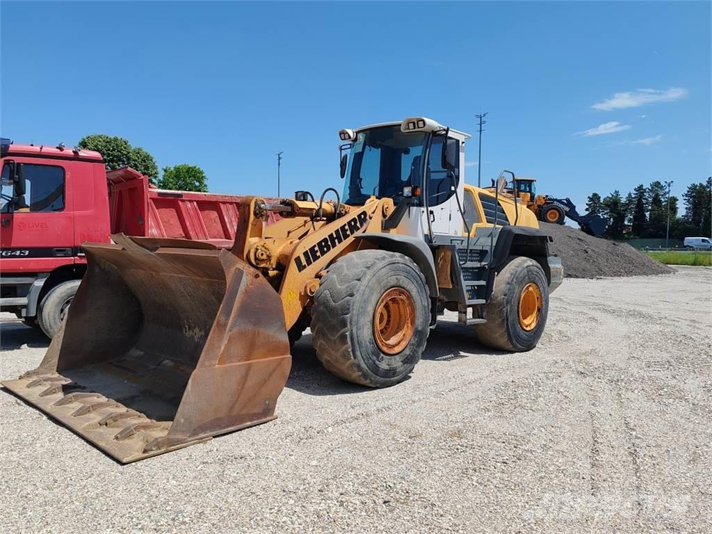 Liebherr L566 Kolové nakladače
