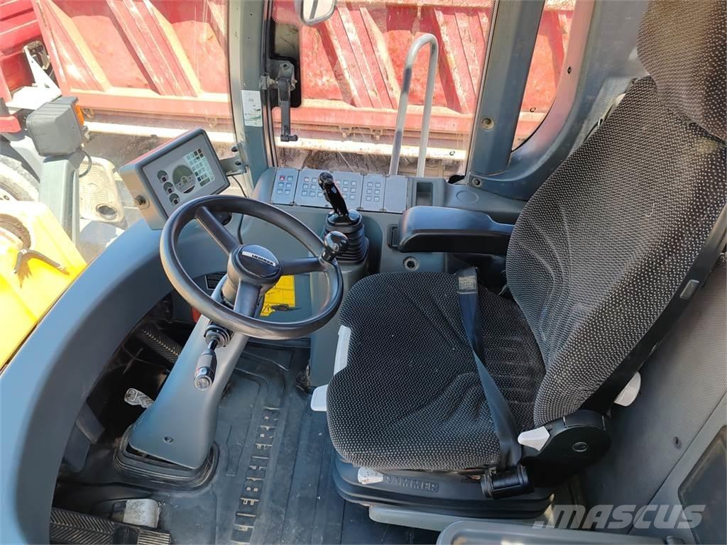 Liebherr L566 Kolové nakladače