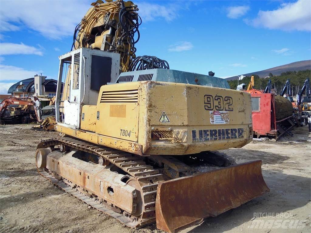 Liebherr R932 T Pásová rýpadla