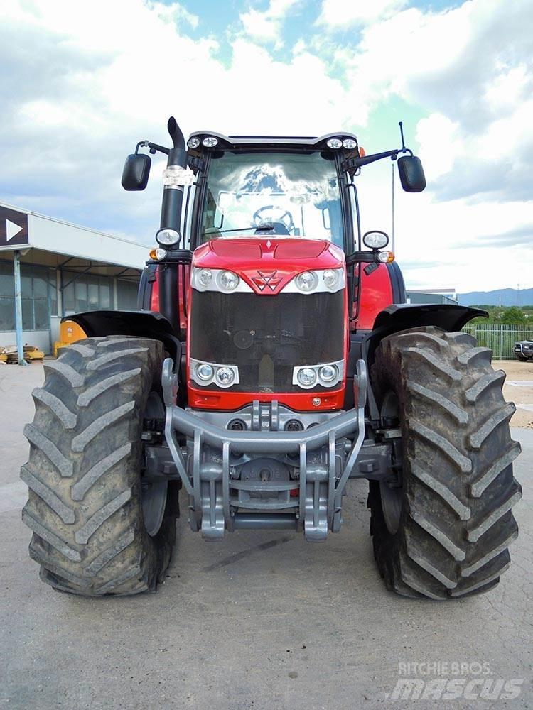 Massey Ferguson 8690 Traktory