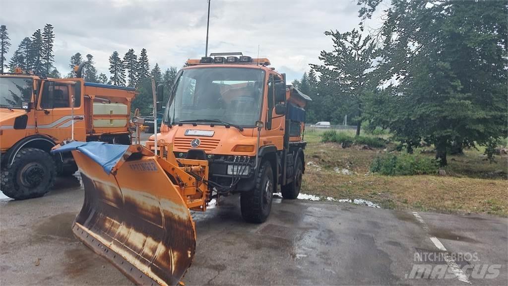 Mercedes-Benz Unimog U400 Komunální / Multi-užitková vozidla