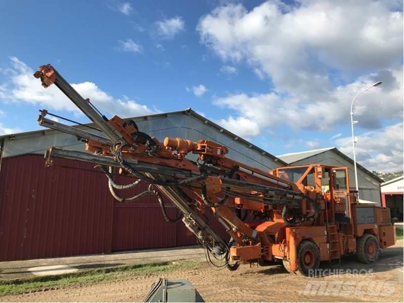 Tamrock Super 316G/CAB Povrchové vrtací stroje