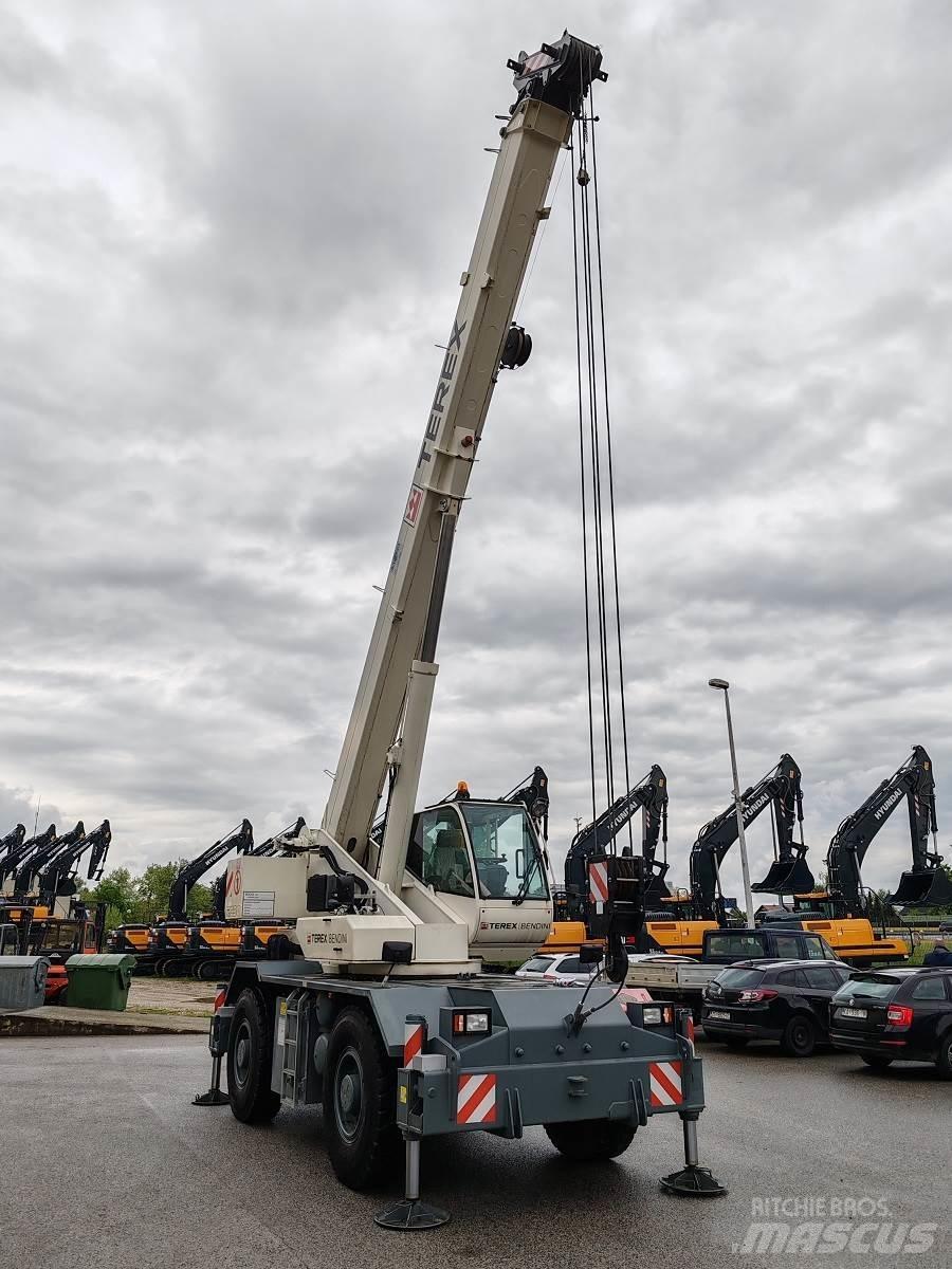 Terex RC30 Jeřáby pro těžký terén