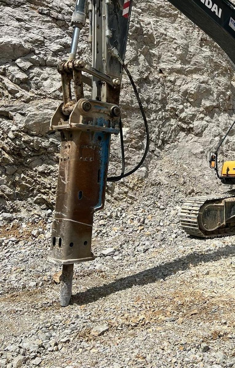 Titan SG2500S Hydraulická beranidla na zatloukání pilotů