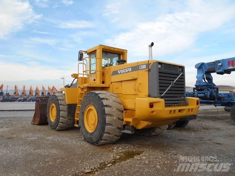 Volvo L330D Kolové nakladače