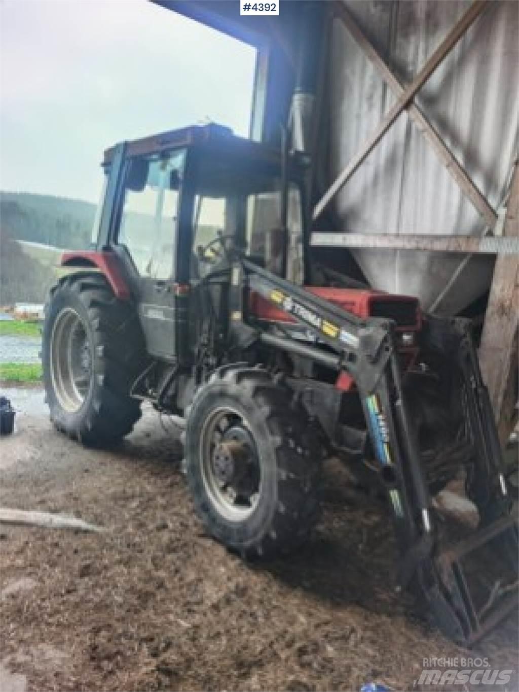 CASE 885XL Traktory