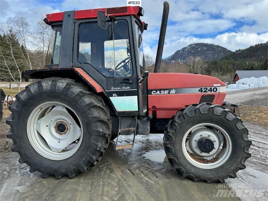 CASE IH 4240 XL Traktory
