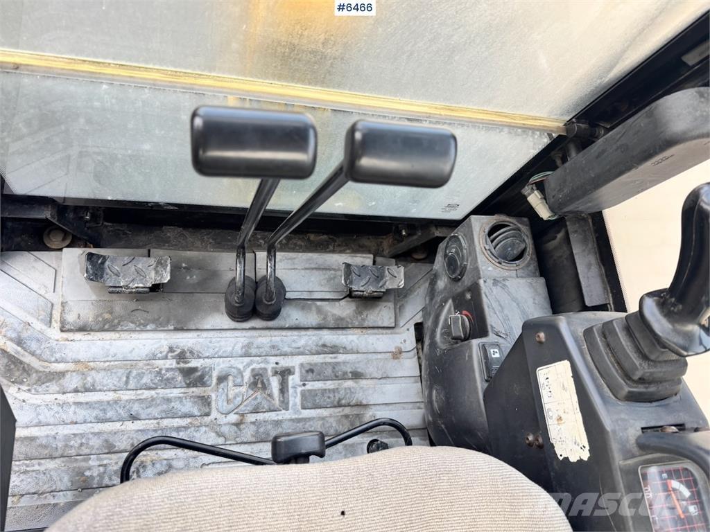 CAT 301.8 Pásová rýpadla