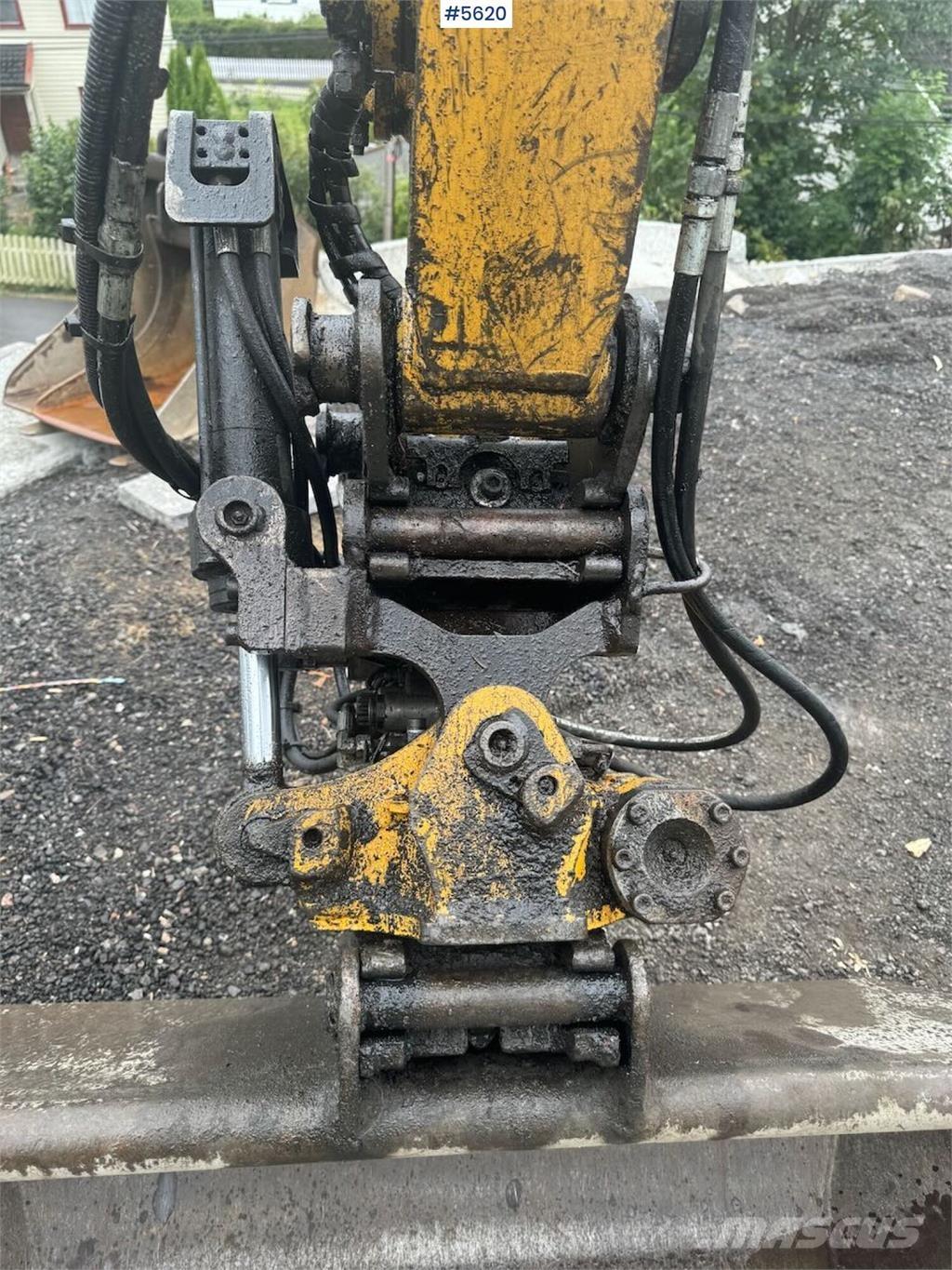 CAT 305 CR Pásová rýpadla