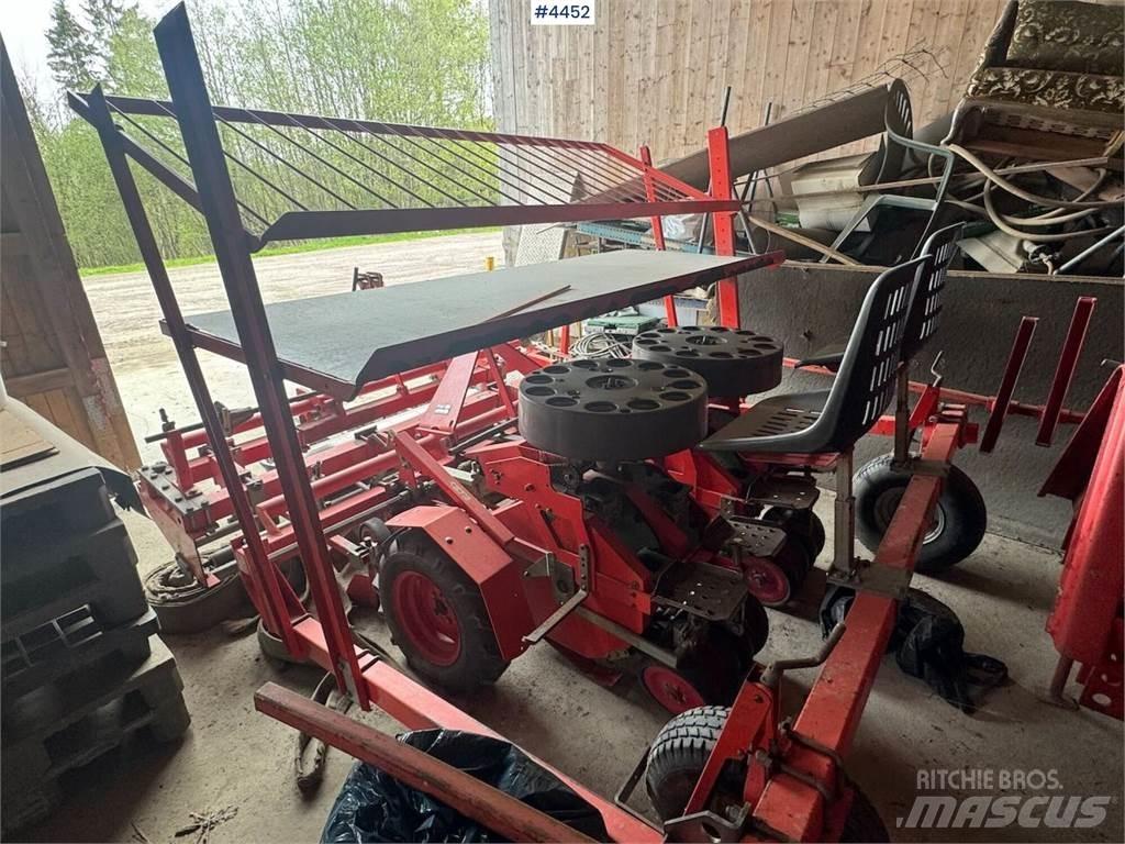 Checchi & Magli B24 Mechanické secí stroje