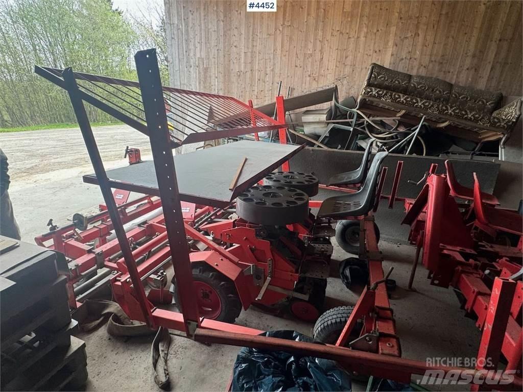 Checchi & Magli B24 Mechanické secí stroje