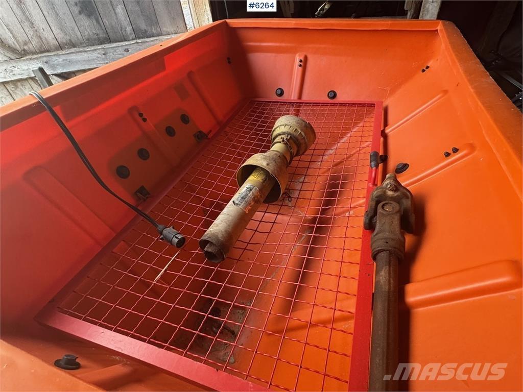 Dexwal Tornado Mechanické secí stroje