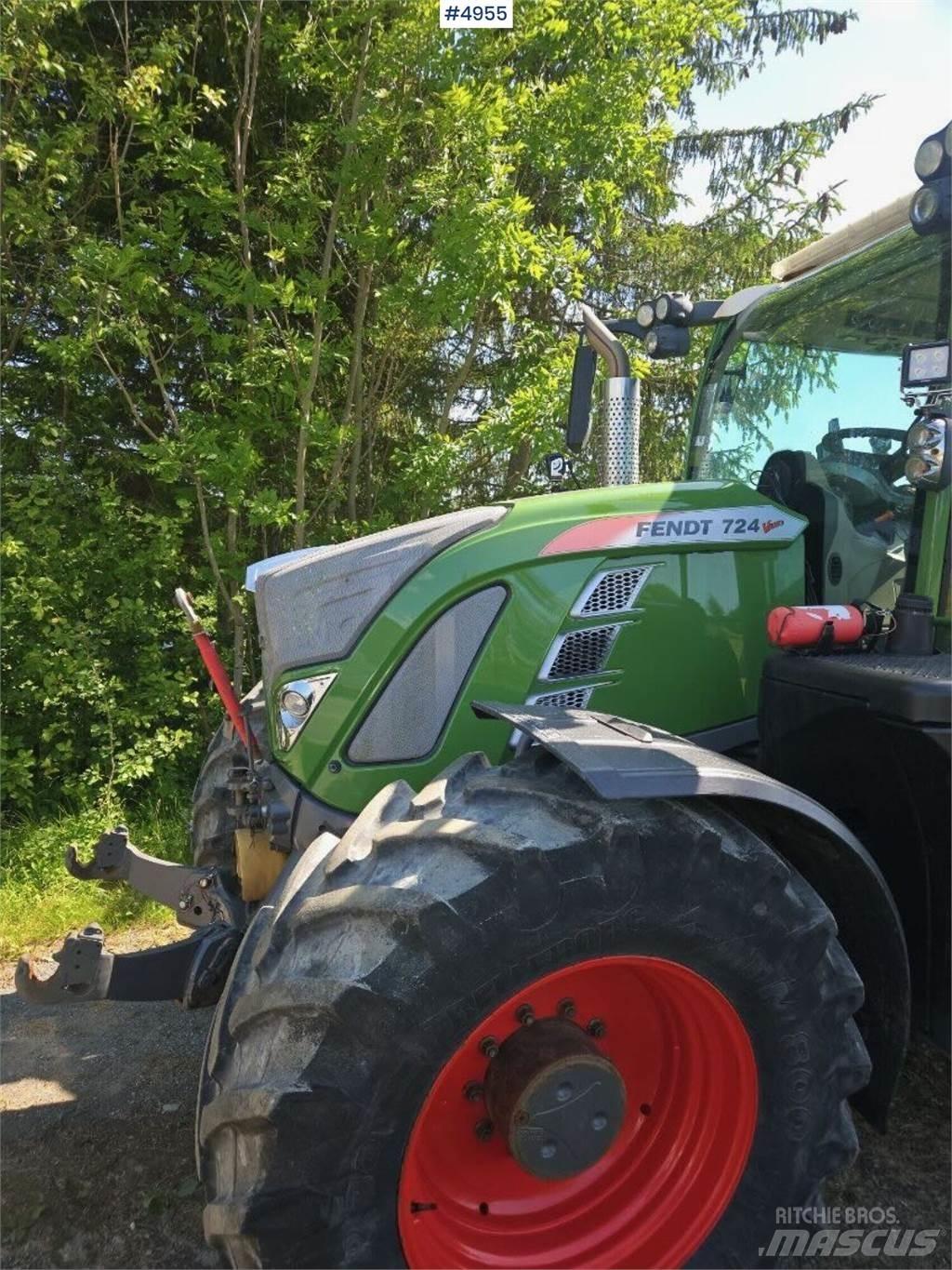 Fendt 724 Vario Traktory