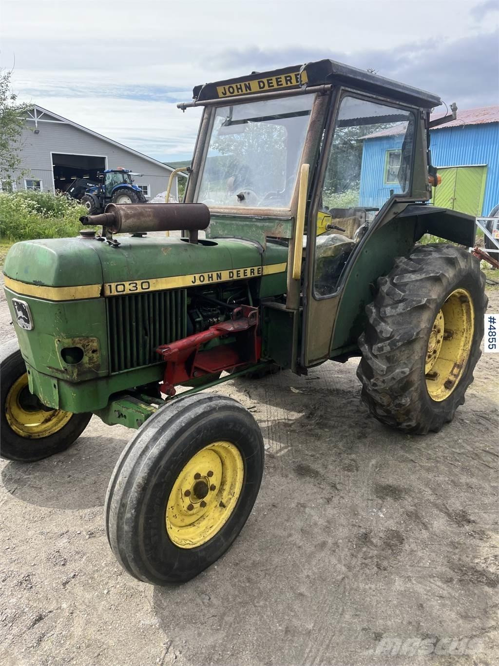 John Deere 1030 Traktory