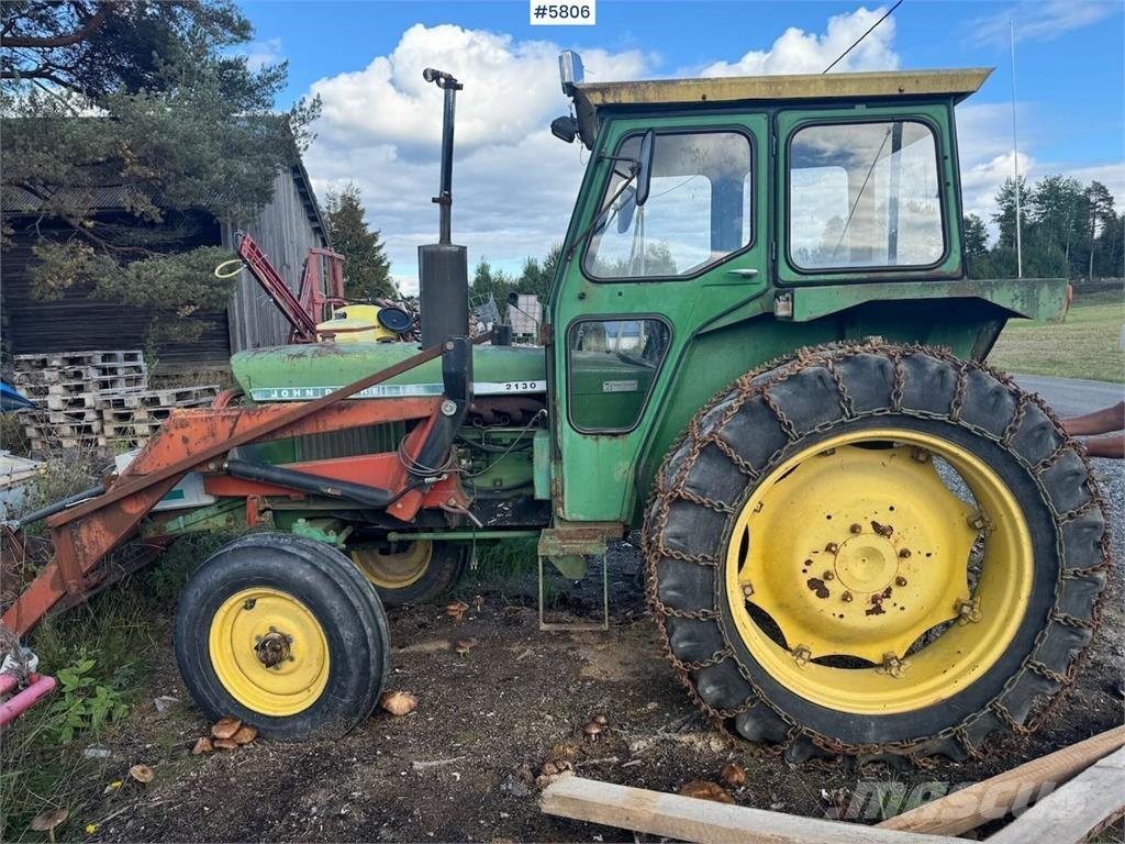 John Deere 2130 Traktory