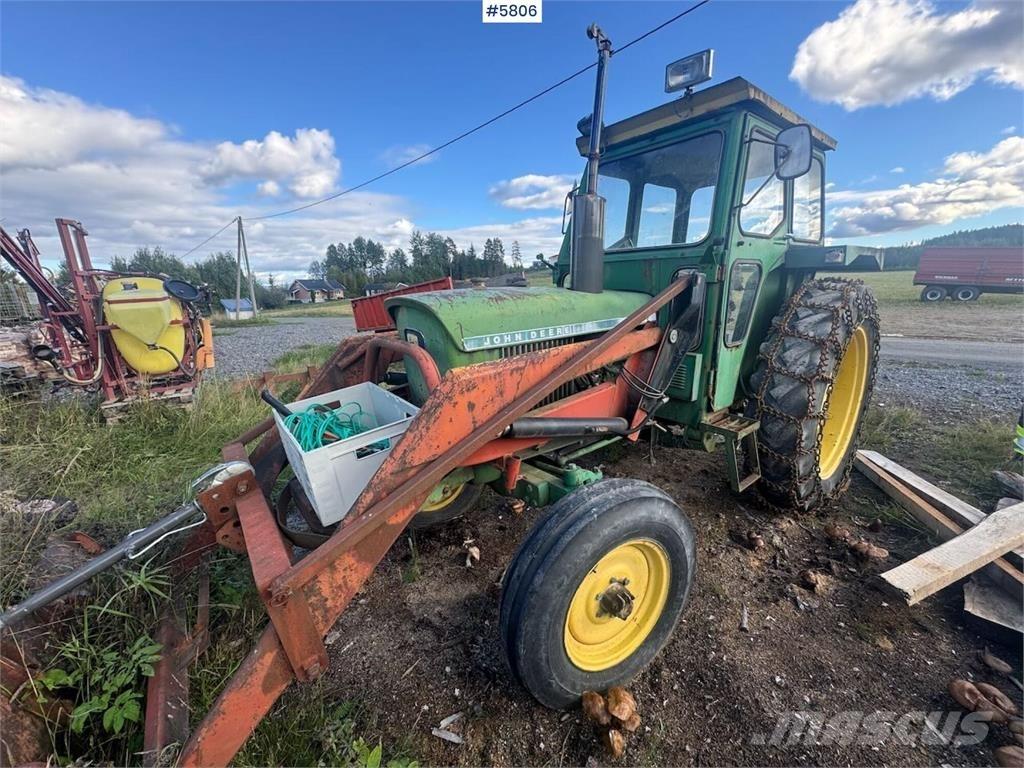 John Deere 2130 Traktory