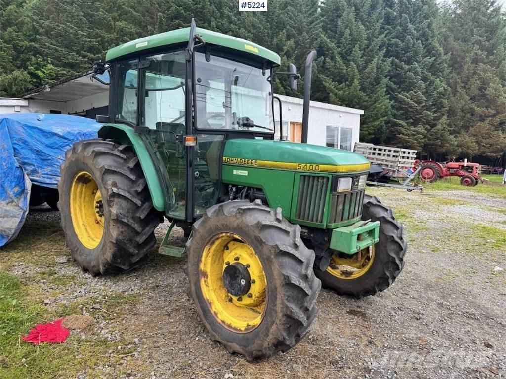 John Deere 5400 Traktory