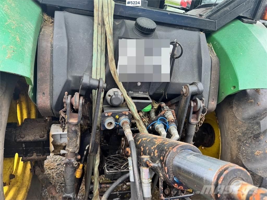 John Deere 5400 Traktory