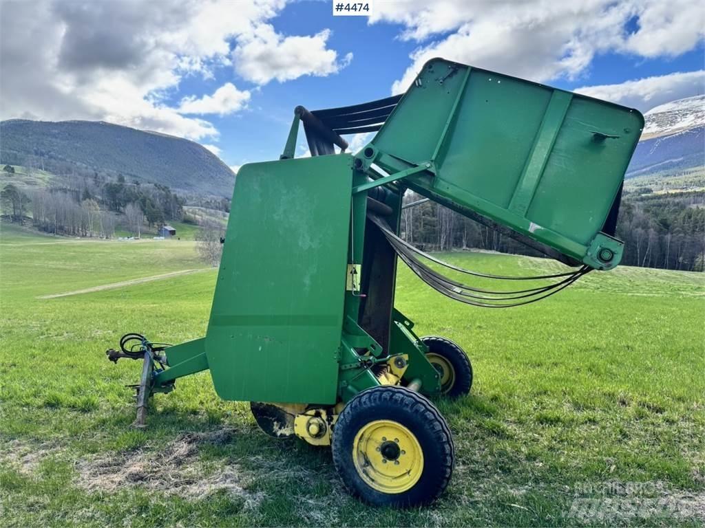 John Deere 545 Stroje na sklizeň pícnin-příslušenství