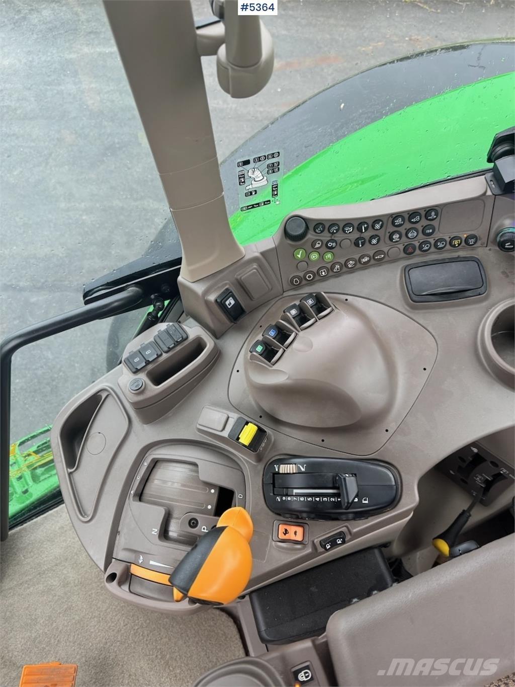 John Deere 6155M Traktory