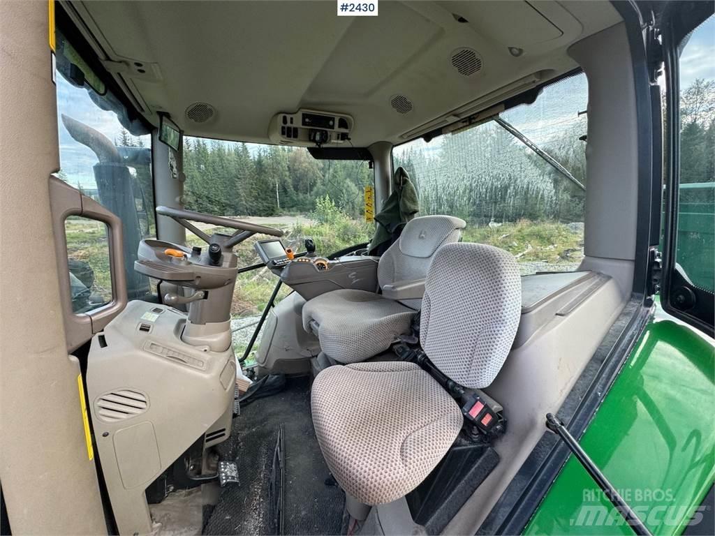 John Deere 6155R Traktory