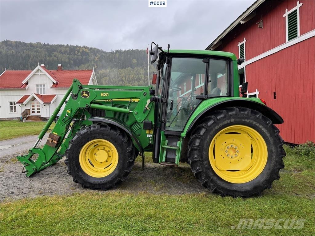 John Deere 6320 Traktory