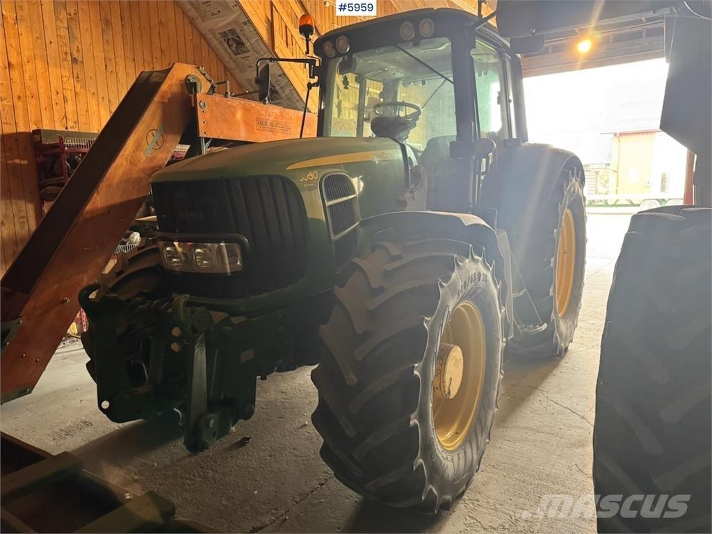 John Deere 6930 Traktory
