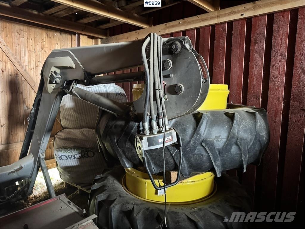 John Deere 6930 Traktory