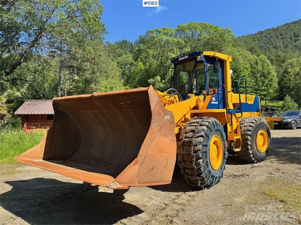Komatsu WA420-1 Kolové nakladače