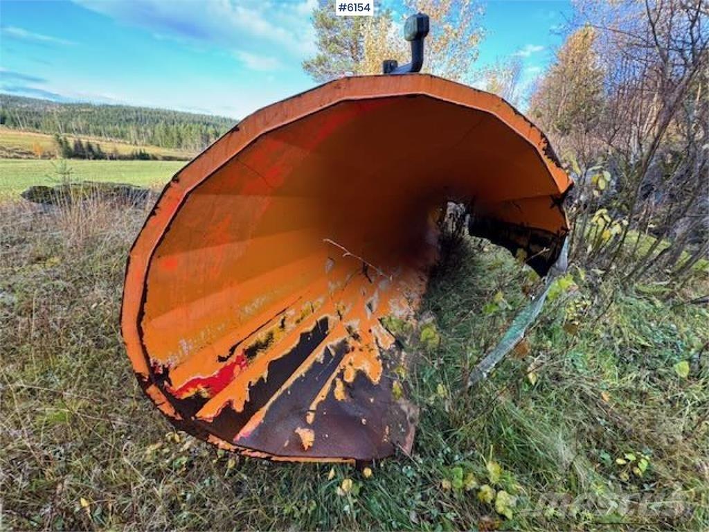  Øveraasen D2285 B Sněžné pluhy, přední sněhové radlice