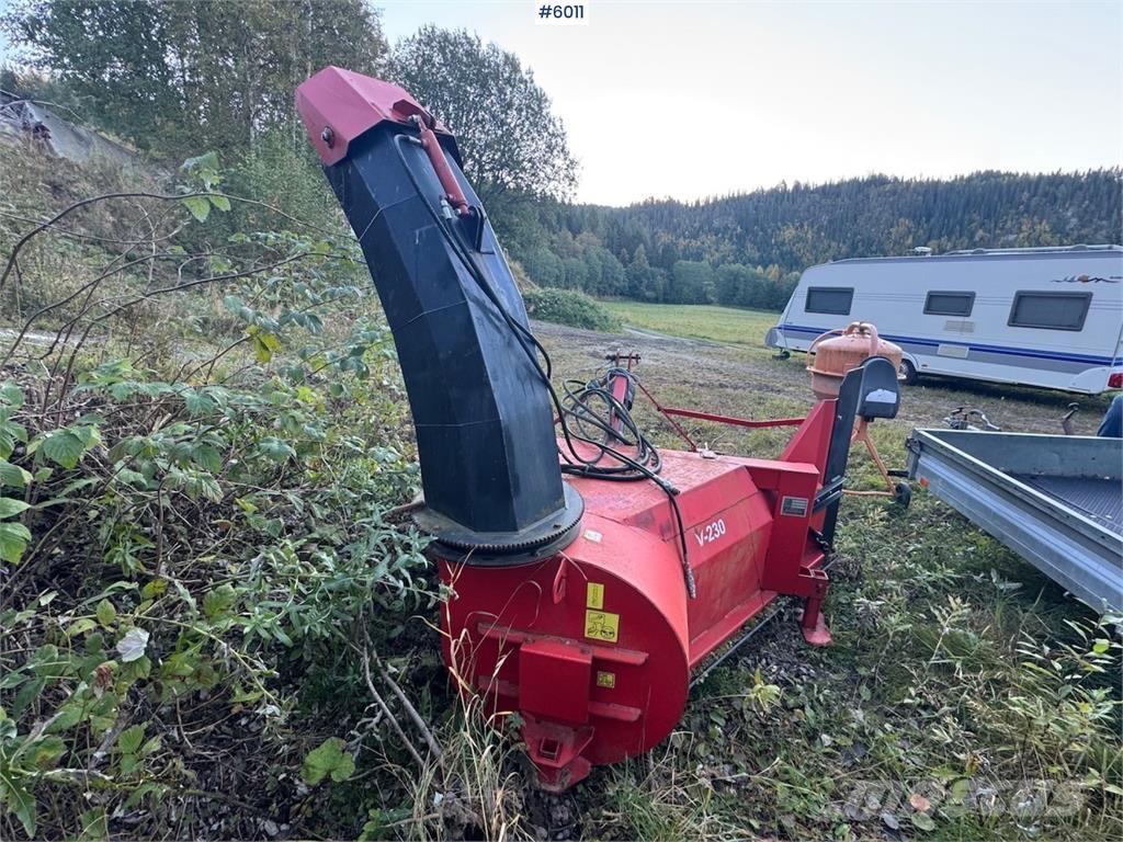 Sisu Handel V-230 Sněžné pluhy, přední sněhové radlice