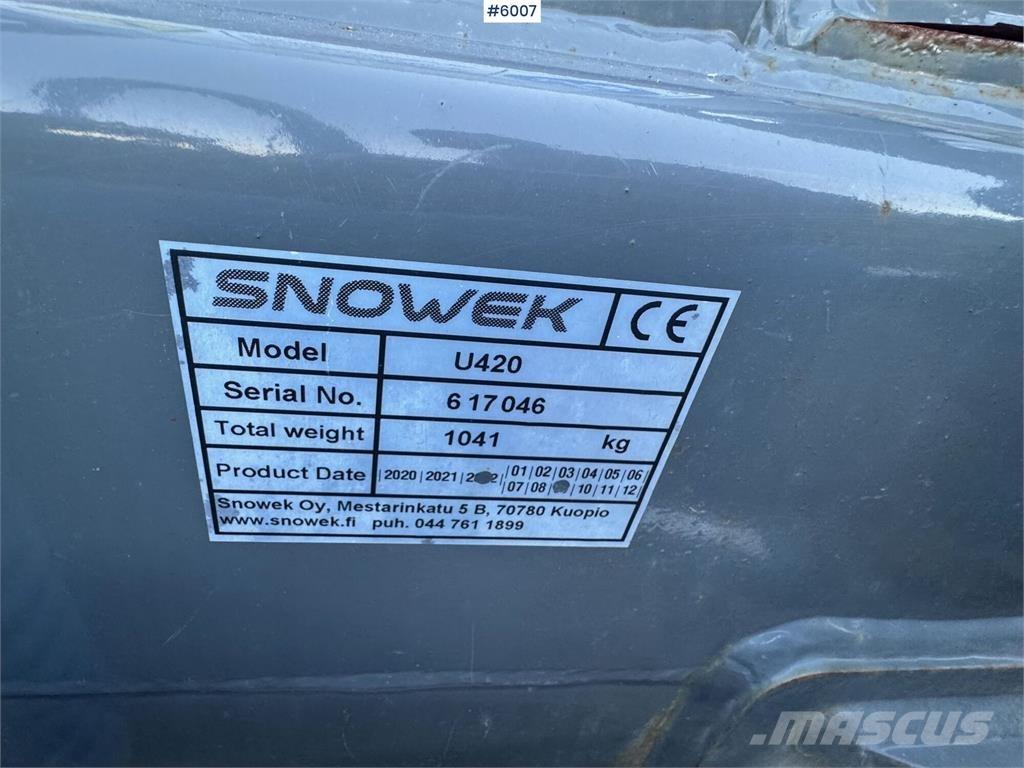 Snowek U420 Sněžné pluhy, přední sněhové radlice