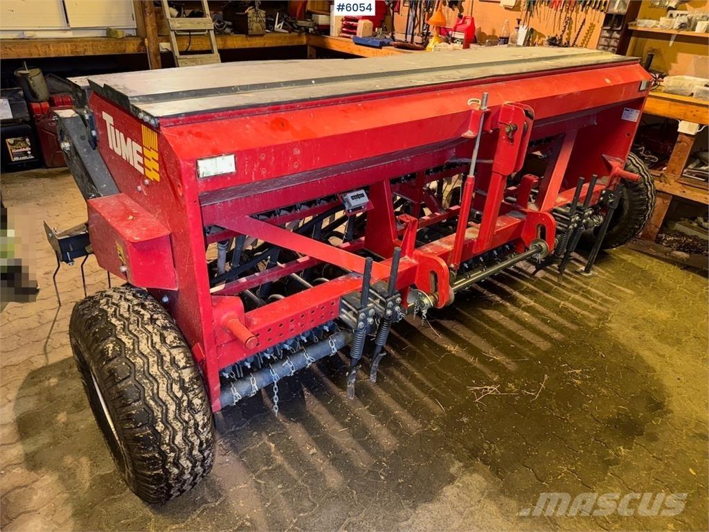 Tume CK 3000 Mechanické secí stroje