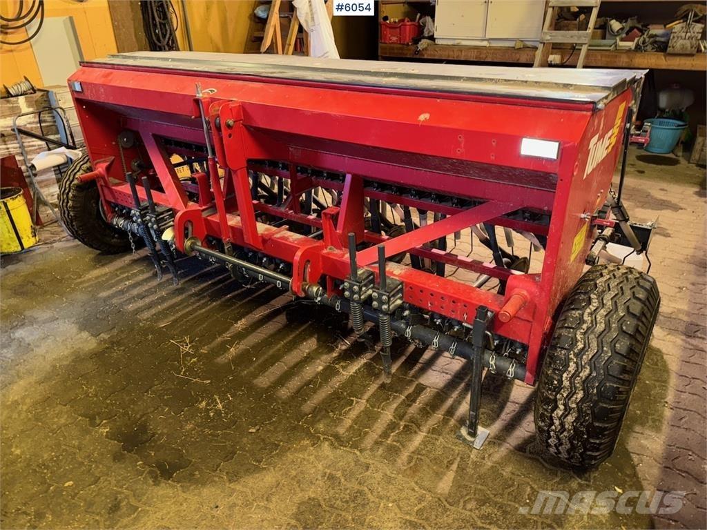 Tume CK 3000 Mechanické secí stroje